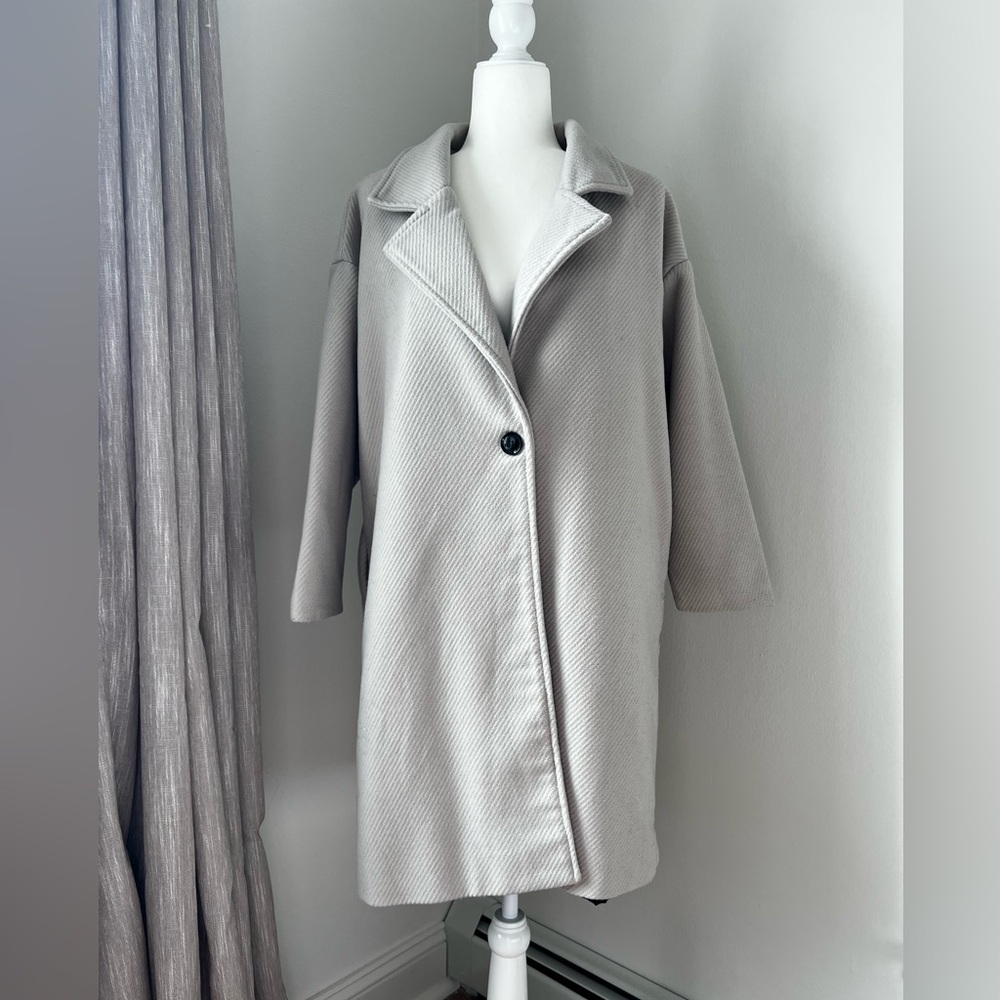 Oversized Coat - Picture 2 of 6